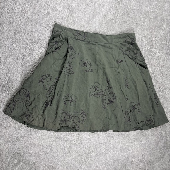 Old Navy Dresses & Skirts - Old Navy Green Floral Pull Up Skirt With Pockets Size Extra Small